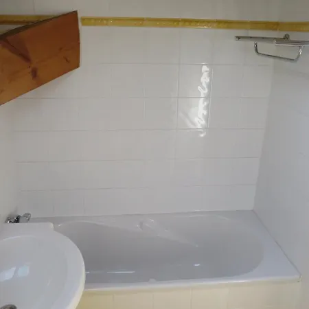 Rouge Avec Salle De Bain Privative Velodrome Prado Μασσαλία